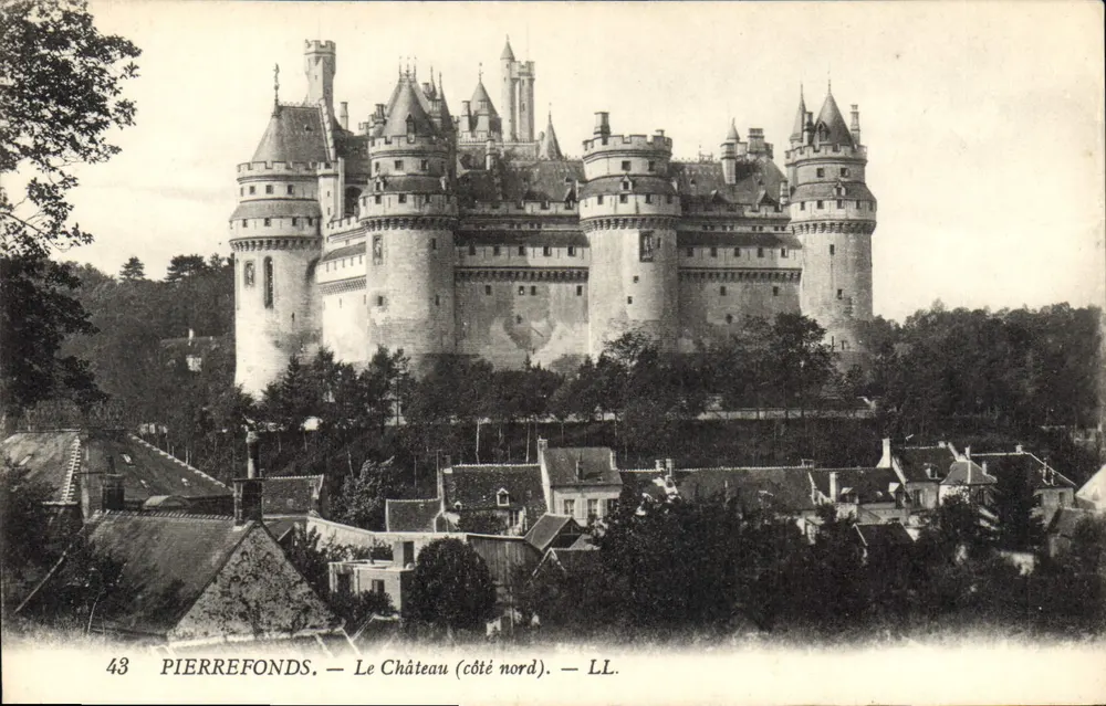 Pierrefonds — O Castelo (lado norte) — LL. n°43 - Frente