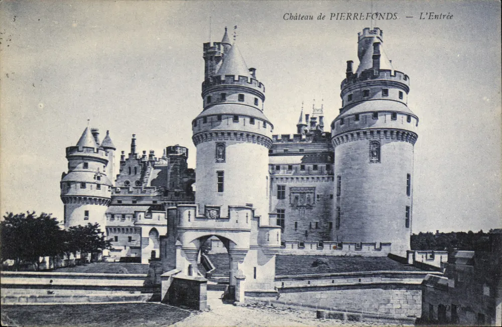 Castelo de PIERREFONDS — A Entrada — Editor não identificado, n° de série 3 - Frente