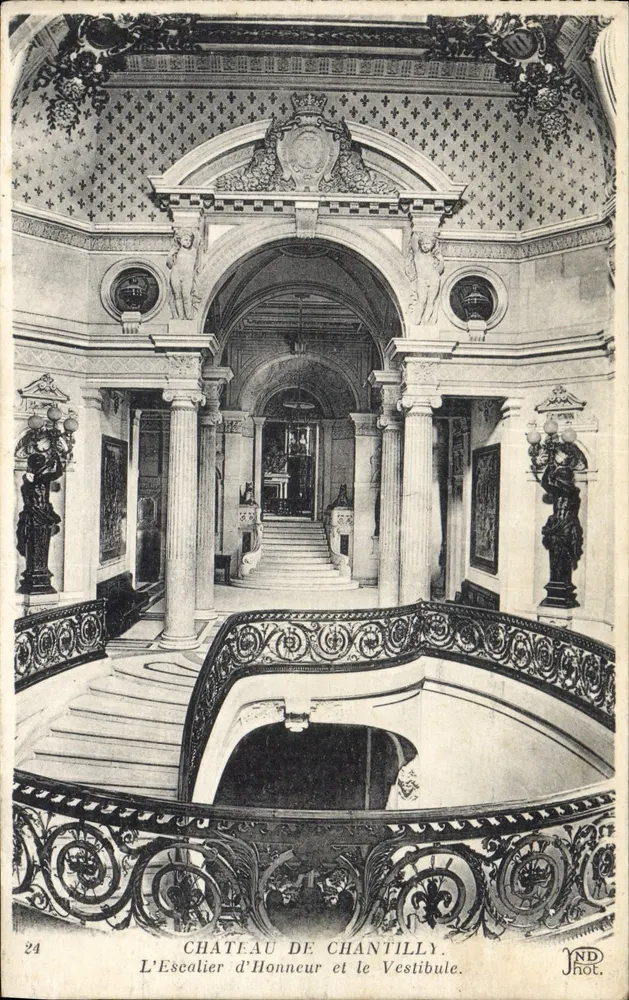 Schloss Chantilly — Die Ehrenstiege und der Vestibül — JND Phot. - Vorderseite