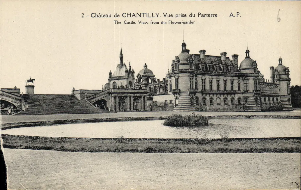 Schloss Chantilly — Ansicht vom Parterre — A.P. n°6 - Vorderseite