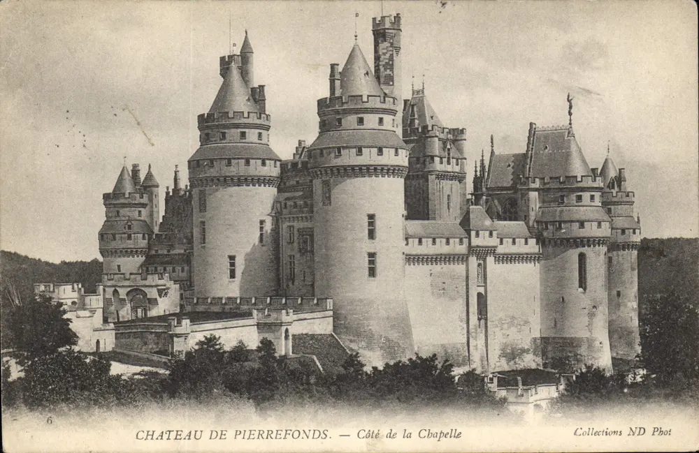 Castillo de Pierrefonds — Lado de la Capilla — Colección ND Phot - Anverso