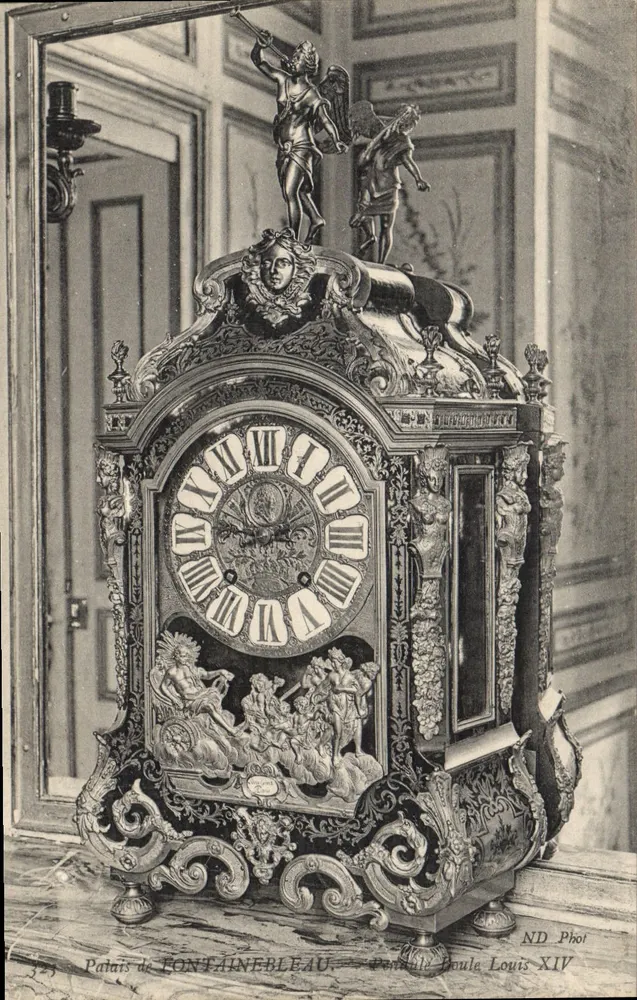 Uhr von Ludwig XIV — Schloss Fontainebleau — ND Phot - Vorderseite