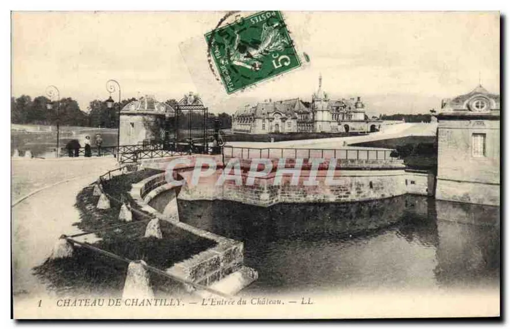 Castelo de Chantilly — A Entrada do Castelo — LL - Frente