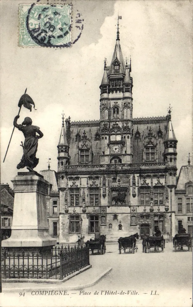 Compiègne — Praça do Hotel de Ville — LL. 94 - Frente