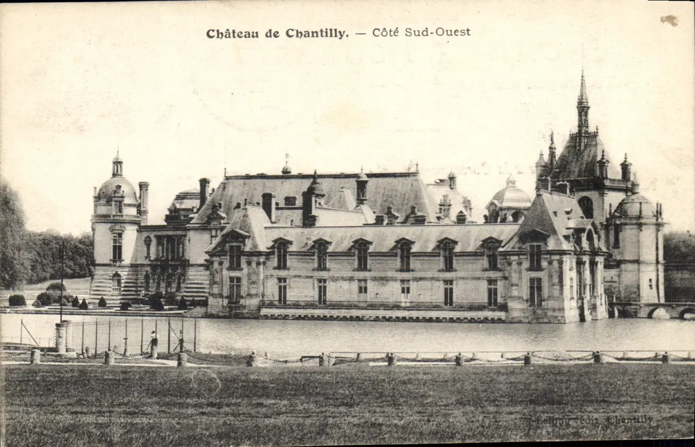 Castelo de Chantilly — Lado Sudoeste — Felbong editor. Chantilly - Frente