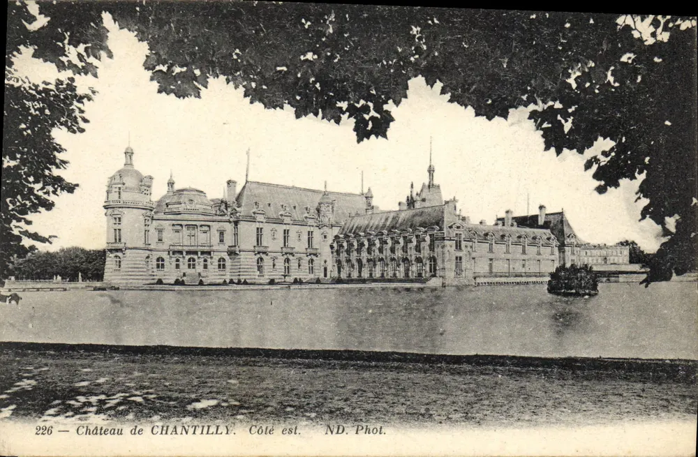 Castelo de Chantilly — Lado leste — ND. Fot. n°226 - Frente