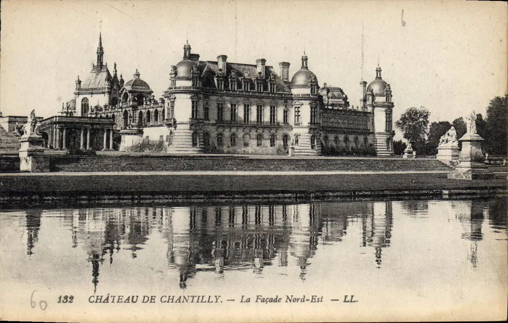 Castelo de Chantilly — Fachaça Nordeste — LL. — N° 132 - Frente