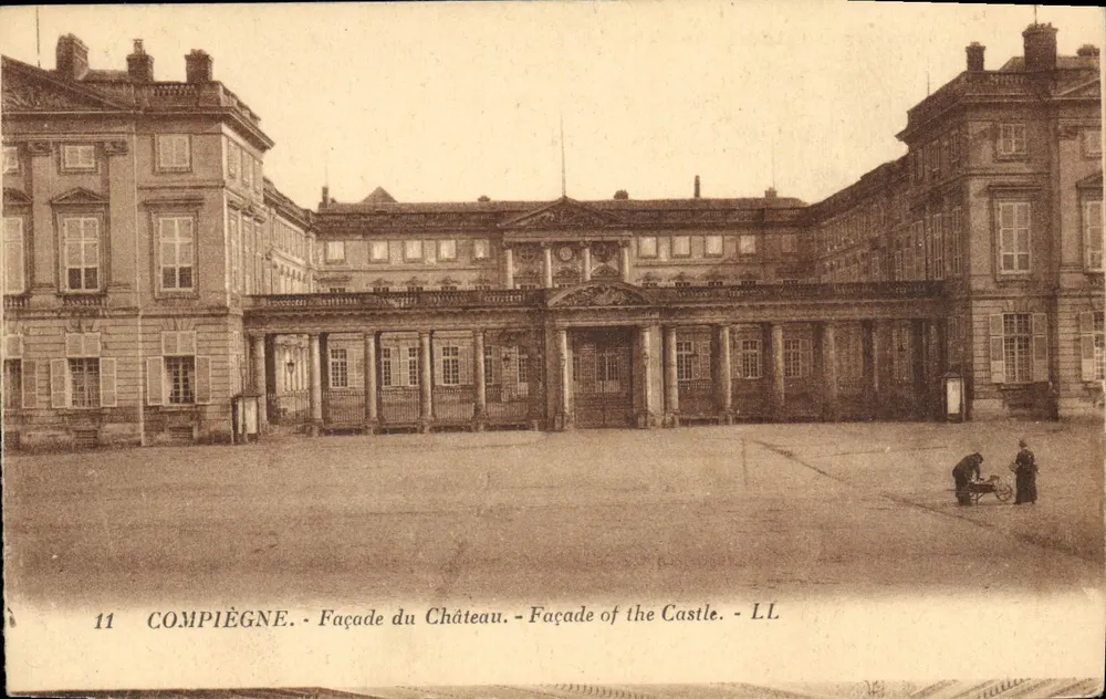 Compiègne - Fachada do Castelo - LL - Frente