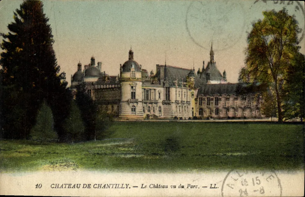 Castelo de Chantilly — O Castelo visto do Parque — LL. — N° 10 - Frente