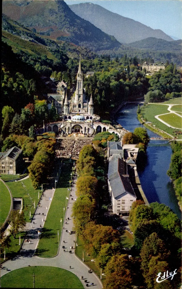 Lourdes — Luftbild der Basilika und des Gaves — Edition A. Doucet, Lourdes - Vorderseite