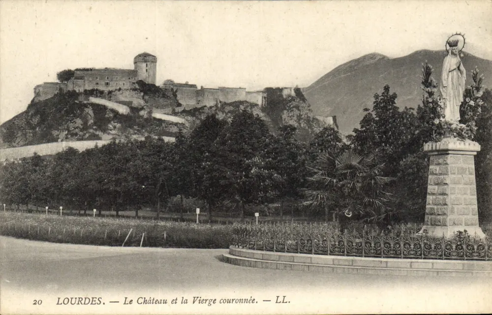 Lourdes — Das Schloss und die gekrönte Jungfrau — LL. - Vorderseite