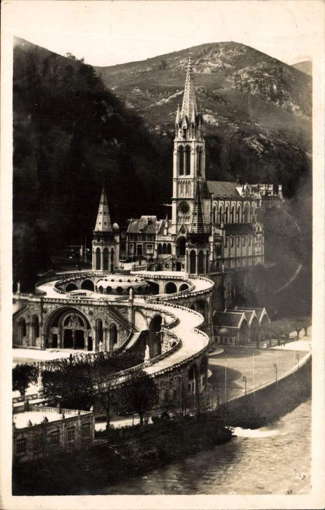 A Basílica e o Gave em Lourdes — Edição P. DOUCET, n°104 - Frente