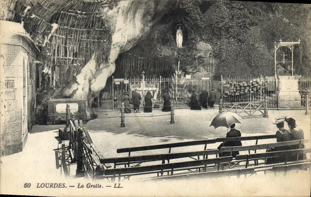 Lourdes — A Gruta — LL. - Frente