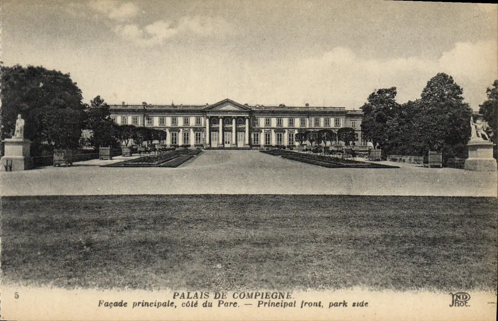 Pałac w Compiègne — Główne wejście, strona ogrodu - Awers