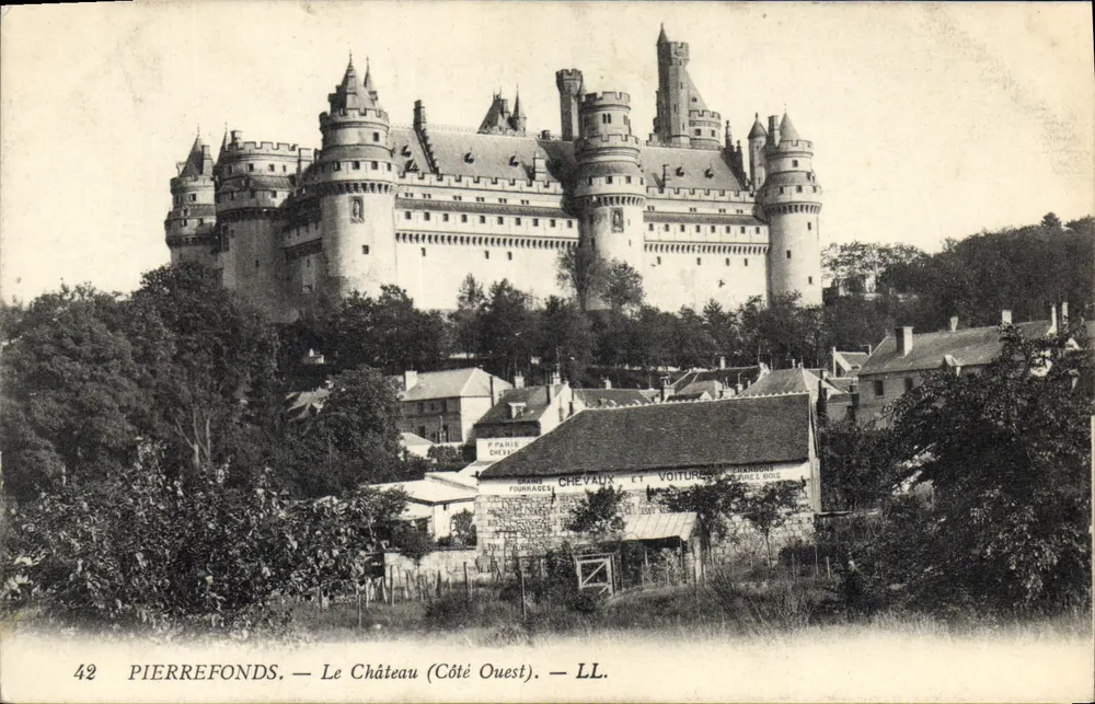 Pierrefonds — O Castelo (Lado Oeste) — LL. - Frente