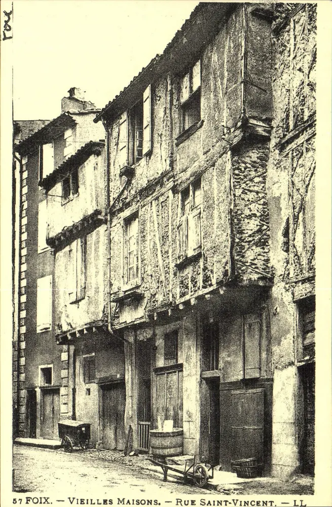 Foix — Velhas Casas — Rue Saint-Vincent — LL - Frente