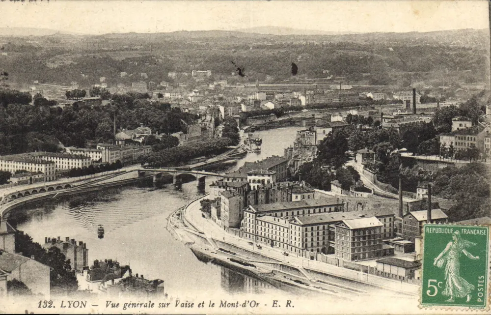 LYON — Allgemeiner Blick auf Vaise und Mont-d'Or — E. R. — Nr. 132 - Vorderseite