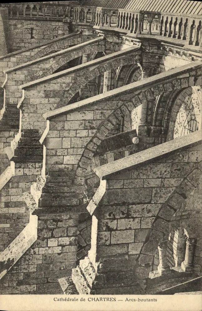 Catedral de CHARTRES — Arcos de empenamento - Frente