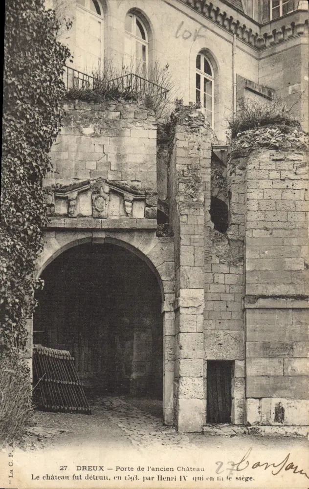 Dreux — Porta do antigo castelo — La C.P. n°27 - Frente