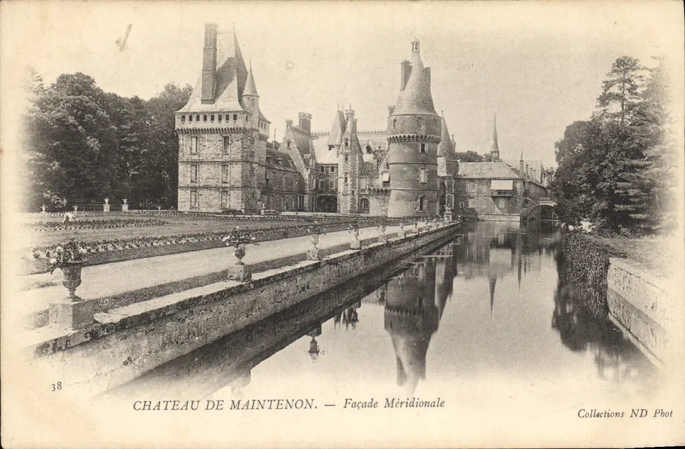Castelo de Maintenon — Fachaça Meridional — Collections ND Phot - Frente