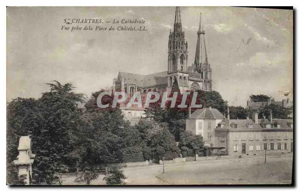 Chartres — Die Kathedrale — Ansicht vom Place du Châtelet — LL - Vorderseite