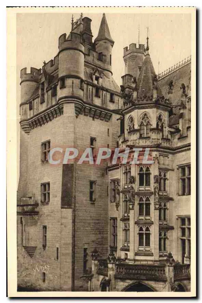 Schloss Pierrefonds — Der Bergfried und die Ehrenstiege — Les Éditions d'Art Yvon, Paris - Vorderseite