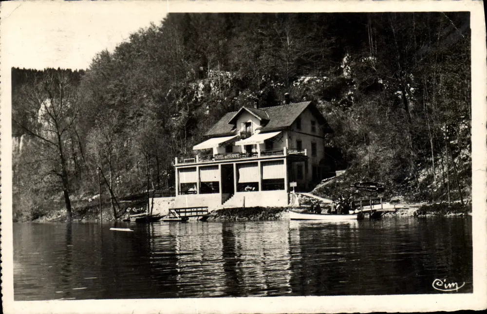 Hôtel de France — vue du lac avec embarcadère — éditeur Cim - Recto
