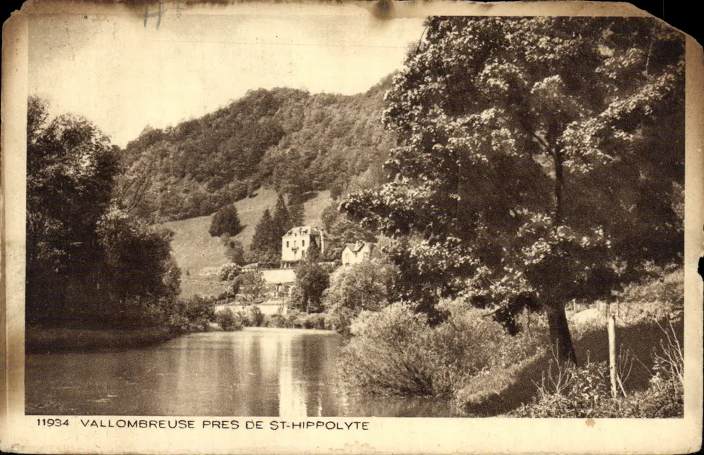 Vallombreuse perto de St-Hippolyte — vista do paisagem com um curso d'água e edifícios — editor Braud & Cie, Dernach - Frente