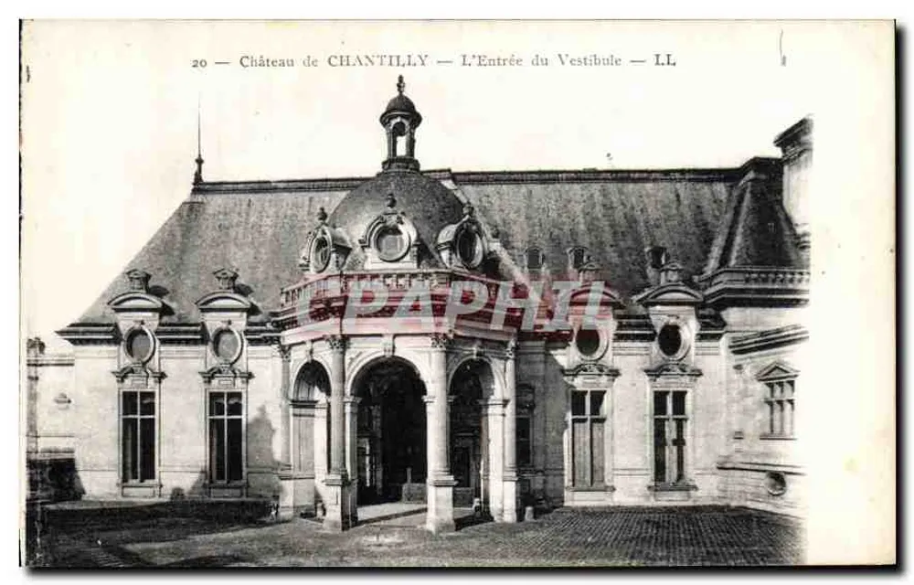 Castelo de Chantilly — A Entrada do Vestíbulo — LL - Frente