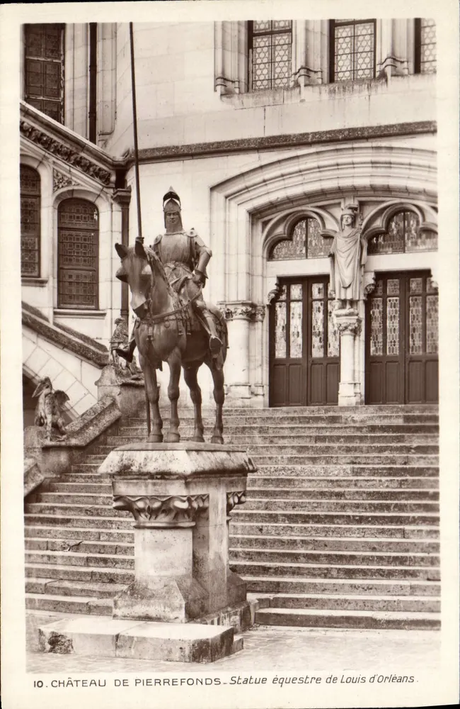 Château de Pierrefonds — Reitstatue von Louis d'Orléans — Verlag: Monuments Historiques de France, Nr. 10 - Vorderseite
