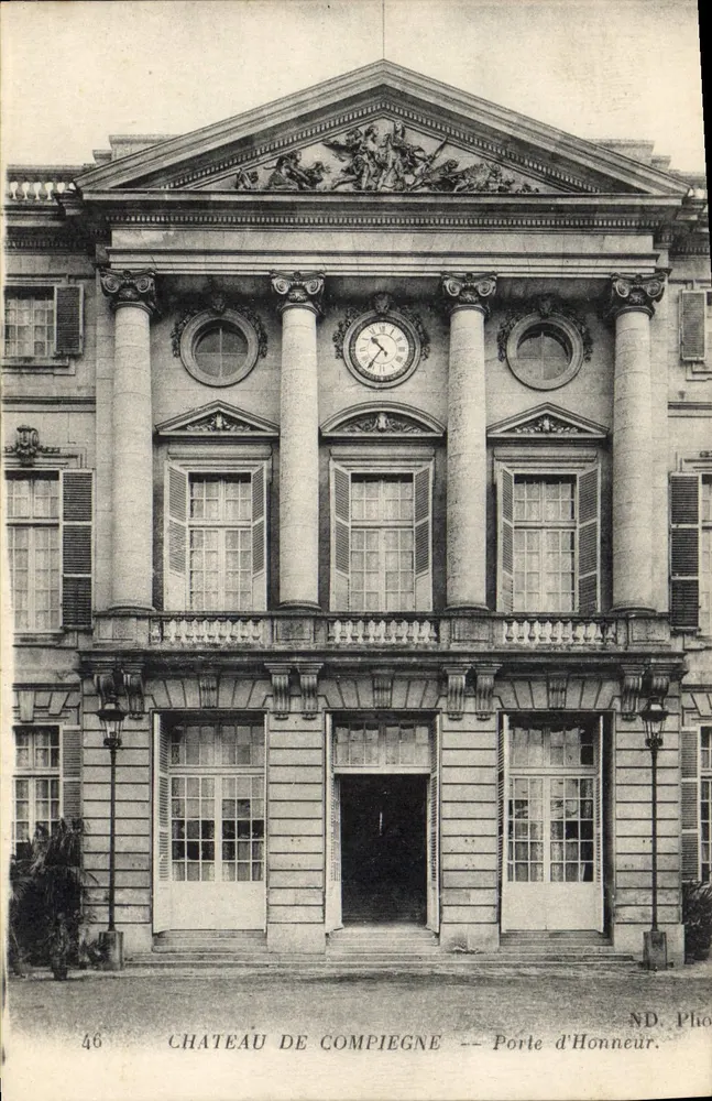 Castelo de Compiègne — Porta de Honra — ND. Photo - Frente