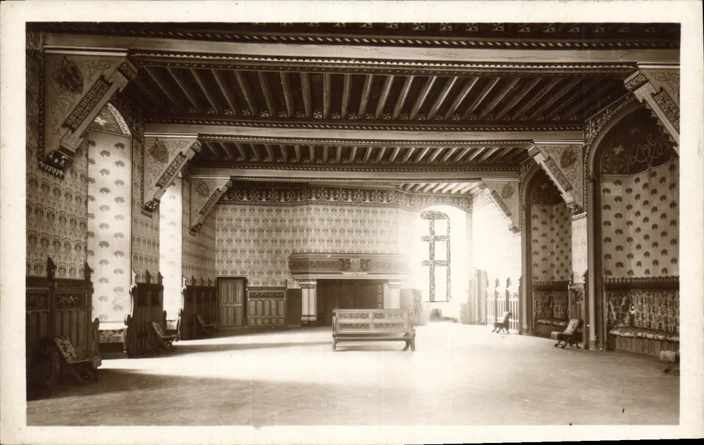 Castelo de Pierrefonds — Sala dos Duques - Frente