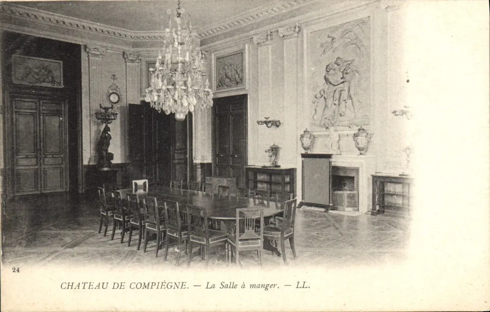 Castelo de Compiègne — A Sala de Jantar — LL. — N° 24 - Frente