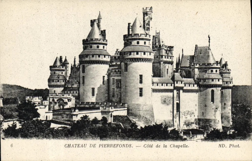 Castelo de Pierrefonds — Lado da Capela — ND. Phot. - Frente