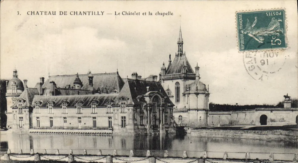 Schloss Chantilly — Das Châtelet und die Kapelle — Verleger nicht sichtbar, Seriennummer 3 - Vorderseite