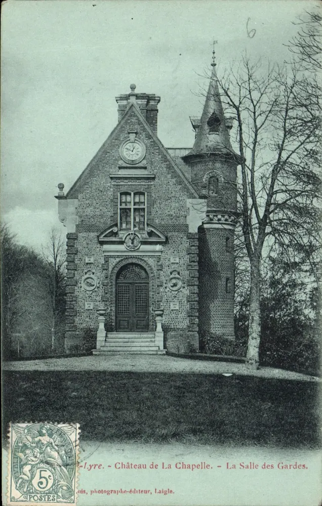 Schloss La Chapelle — La Salle des Gardes — Photographie von Édouard Laigle, Paris - Vorderseite