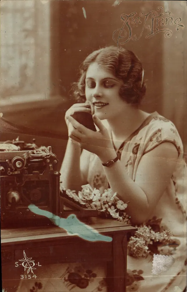 Jovem mulher à máquina de escrever — Studio J. Inning — n° 3154 - Frente