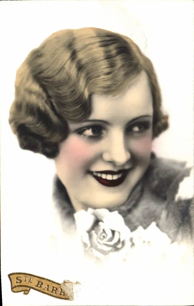 Sté Barb — Retrato de mulher sorridente — Sté Barb - Frente
