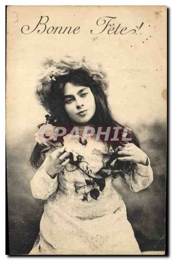 Menina com coroa de flores — Feliz Aniversário! — Carta postal francesa - Frente