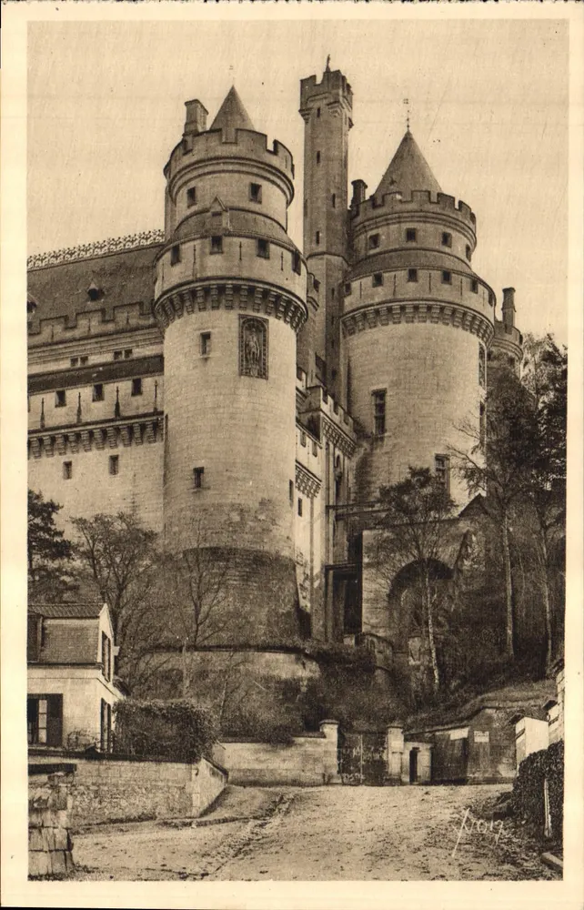Zamek w Pierrefonds — Oise — Les Éditions d'Art Yvrande - Awers