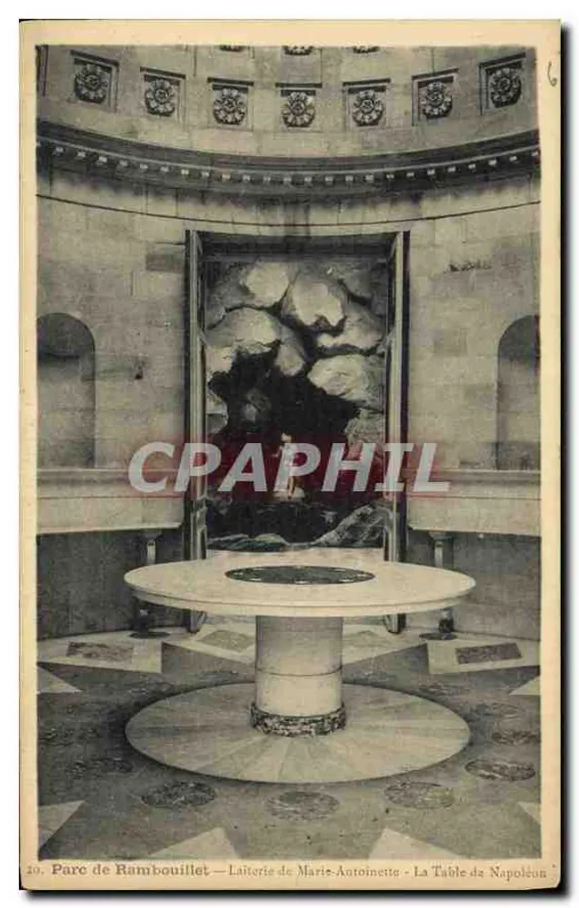 Park von Rambouillet — Käserei von Marie-Antoinette — Tisch von Napoleon - Vorderseite