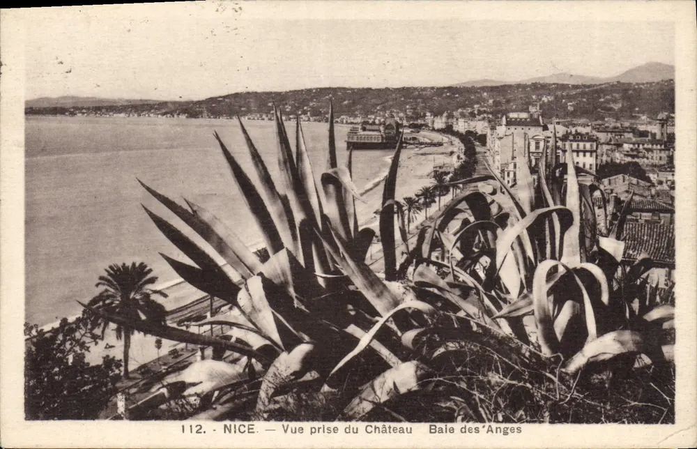 Nice — Vista tirada do Castelo Baía dos Anjos — L. Giliatta e Cia, Editora - Frente