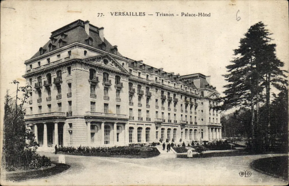 Versalhes — Trianon — Palácio-Hotel — Editor E. La Drey, n°77 - Frente