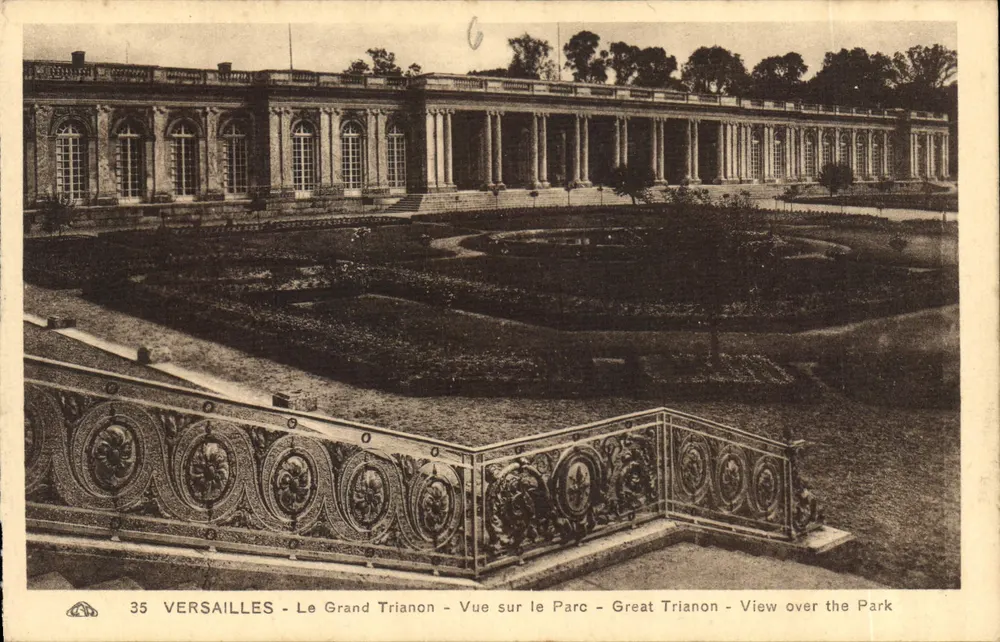 Versailles - Der Grand Trianon - Blick auf den Park - Vorderseite