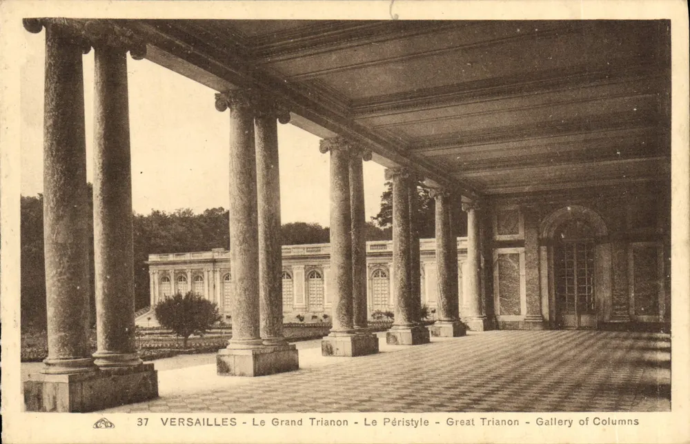 Versailles - O Grande Trianon - O Pórtico - Galeria das Colunas - Frente