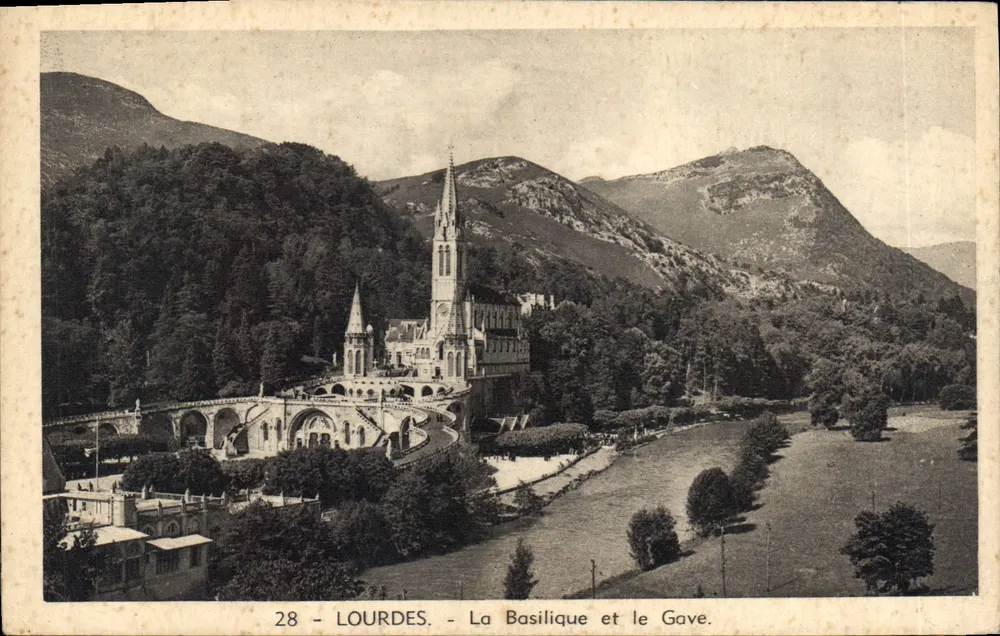 Lourdes — A Basílica e o Gave — n°28 - Frente
