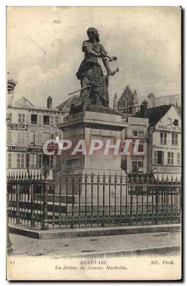 Beauvais — A Estátua de Jeanne Hachette — ND. Fot. - Frente