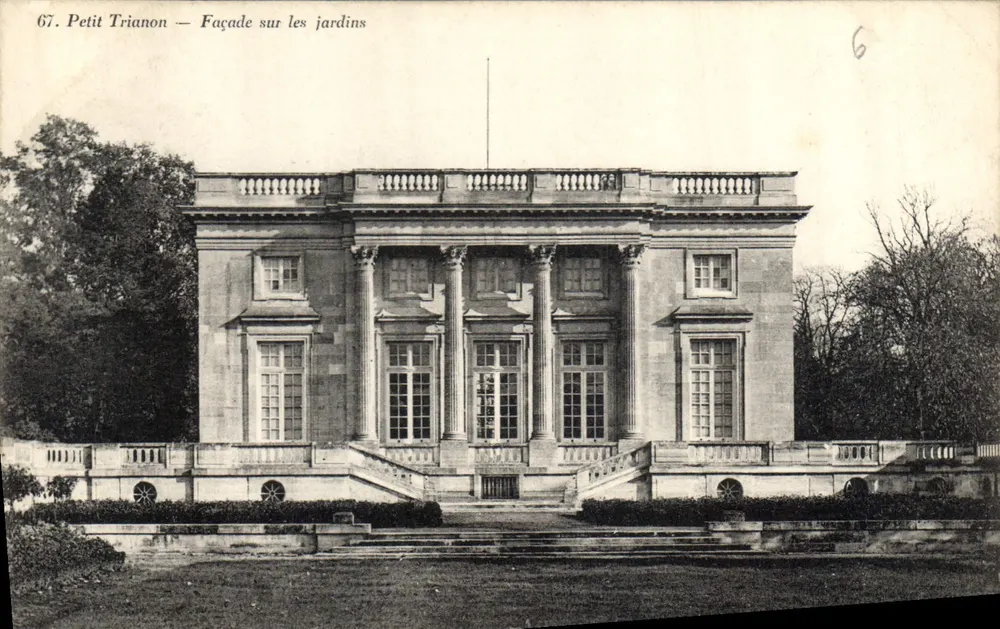 Petit Trianon — Fachada sobre os jardins — J. Bellamy, Versailles - Frente