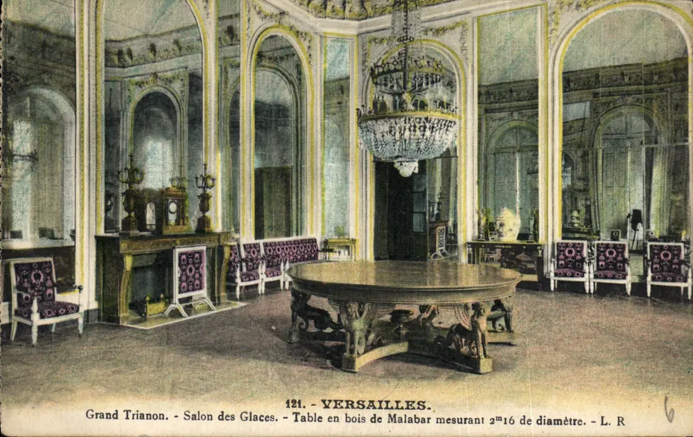 Grand Trianon - Halle der Spiegel - Holztisch aus Malabar mit einem Durchmesser von 2m16 - L. R. - Versailles - Vorderseite