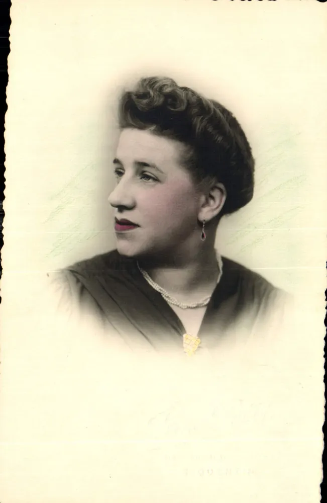 Retrato de uma mulher — editor S. Quentin — número de série não visível - Frente